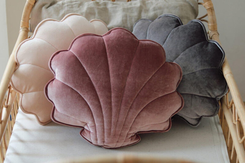 Aksamitna poduszka muszla "Kosmiczna perła"