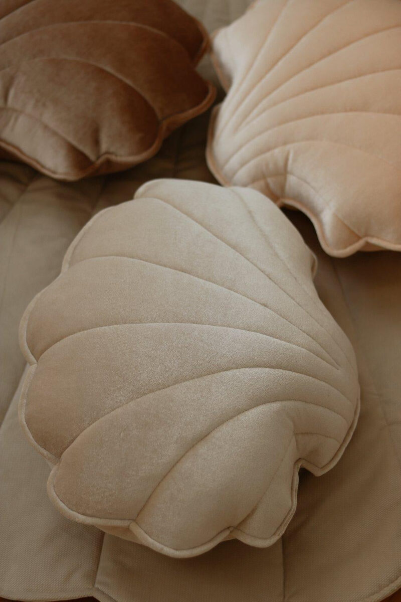 Aksamitna poduszka muszla "Kremowa perła"