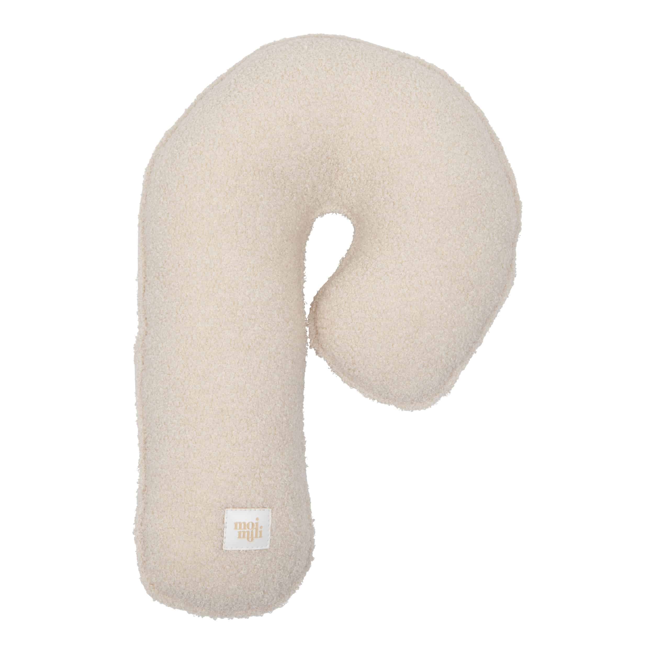 Jasnobeżowa miękka poduszka w kształcie litery P z delikatnym logo na dole