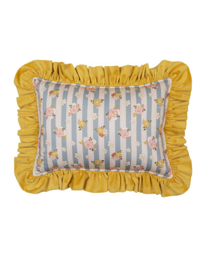Poduszka dekoracyjna z niebiesko-białymi pasami, kwiatami i żółtą falbaną na brzegach